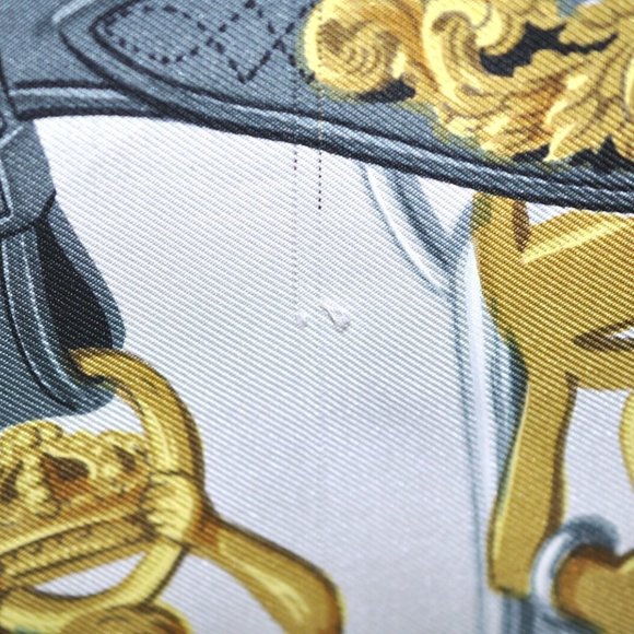 Authentic HERMES Carre 90 Scarf "BRIDES de GALA par" Silk Red - Picture 9 of 12